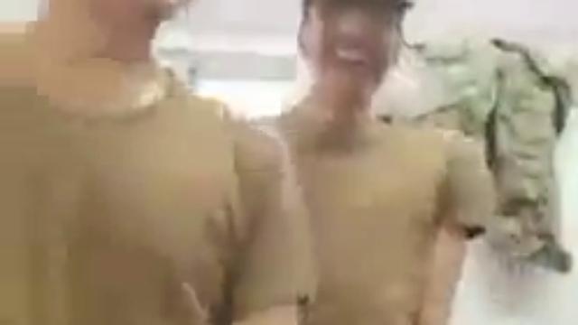 Brotheragem no exército  Os mlks é só zoação, cheirã...