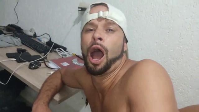 ANDDY 22CM NA PEGADA DA LESTE E EU