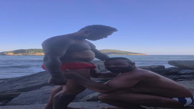 Tatudotado  dotado me encontrou na praia de nudismo ...