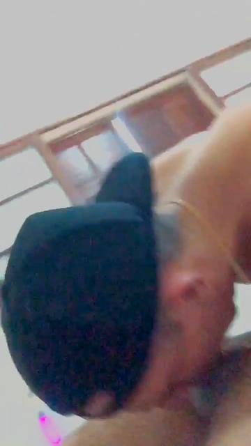 Chupei o cliente é quando sentei ele já gozou ??