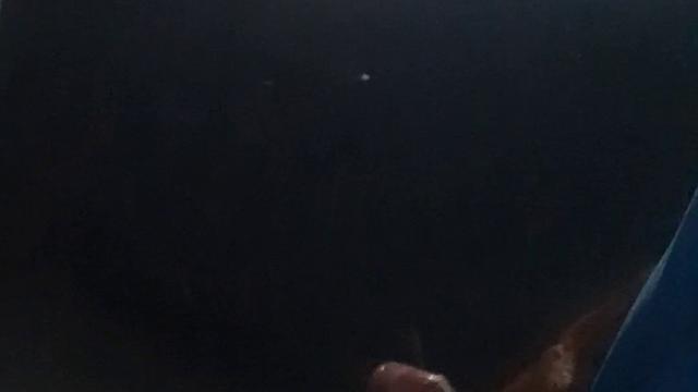 Malhando a piroca na academia