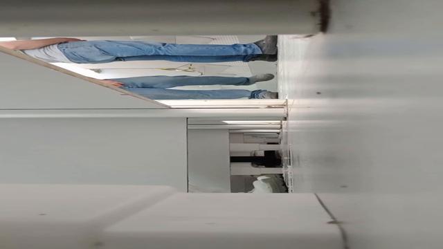 Fico louco e cheio de tesão quando vejo macho mijando 