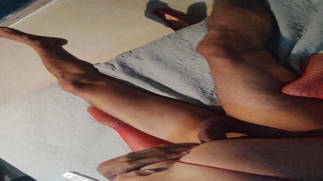 0217- Coroa Pauzudo chupou meu cuzinho pra encher ele de leite 