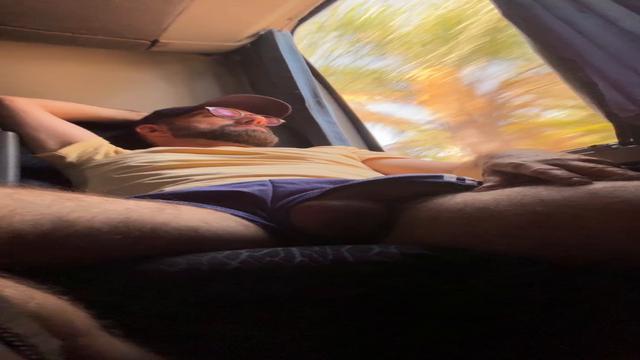 Vídeo 22 de 24 - exibindo o pau no onibus