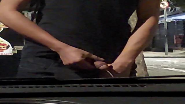 Compilaçao de vários machos pauzudos mijando