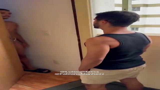 Emprestei o carregador do vizinho ganhei rola 