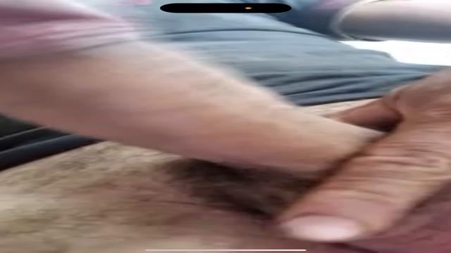 Pedreiro delícia .. meio tímido mas aos poucos vai s...