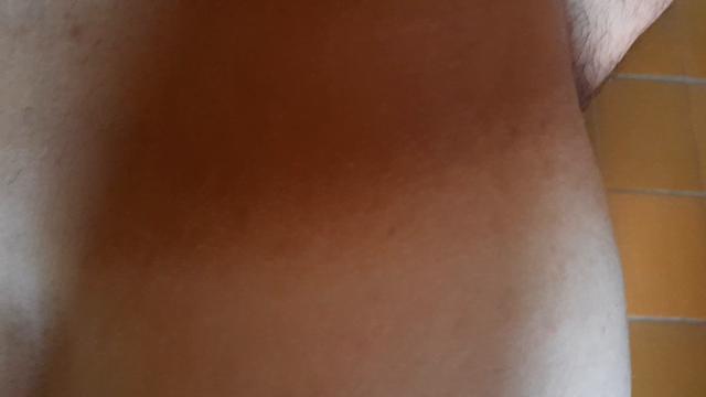 O Novinho comendo meu cu leitado sem camisinha 