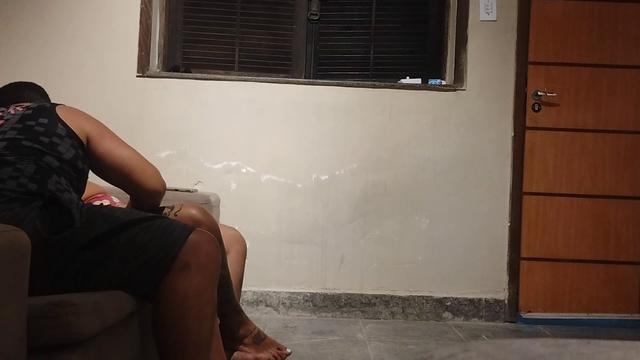 Fez com visita do amante esposa se exibe na rua 