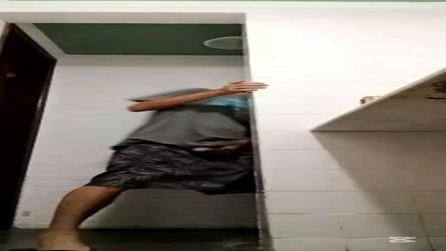 Pescador roludo pica peluda 57 anos batendo aquela punheta inédita 