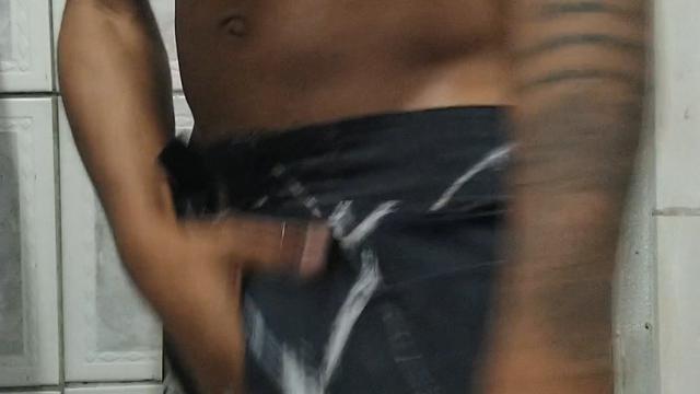 Batendo uma punheta chapado