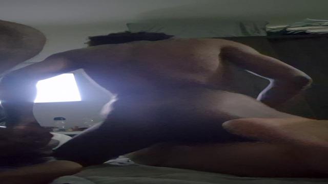 MASSAGEM E SEXO DOIS NEGROS E O CLIENTE PASSIVO