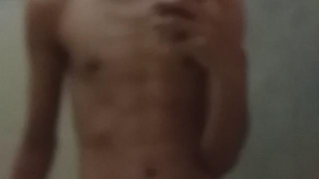 Eu no Motel Balangando a Rola e fumando um beck