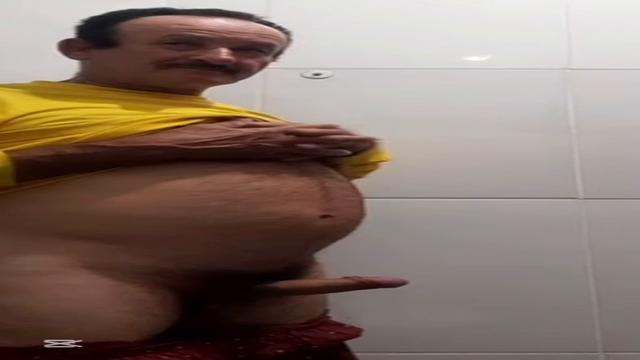 E esse papai gostoso magrinho de bigode ataca novame...