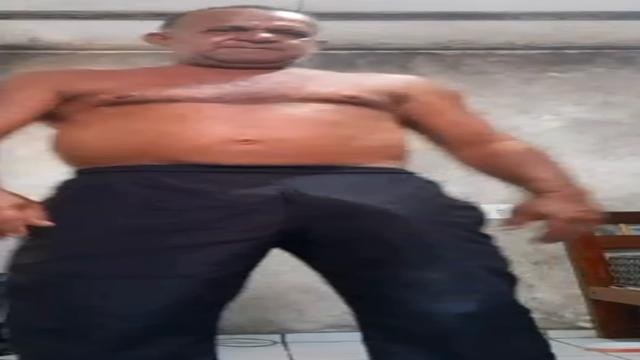 Esse mecânico sem palavras mais uma gozada INÉDITA dessa vez mostrou o cuzinho também .. cuzinho não .. CUZãoo cavalão 