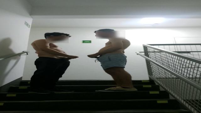 133 - Comi o filho do síndico na escada de emergência