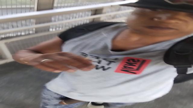 Macetando na passarela ?
