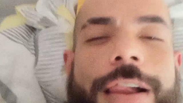 Puta mamando 