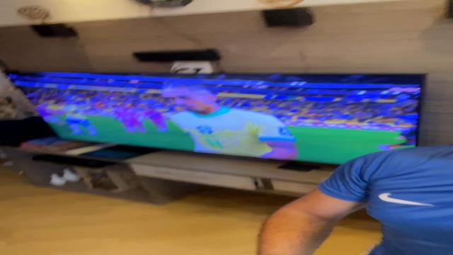 ASSISTINDO JOGO DO BRASIL 
