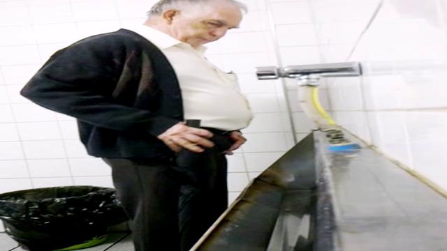 Pissing #84