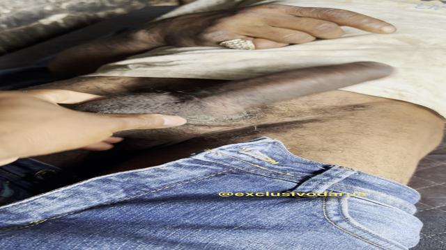 Mamei o morador até ele gozar 