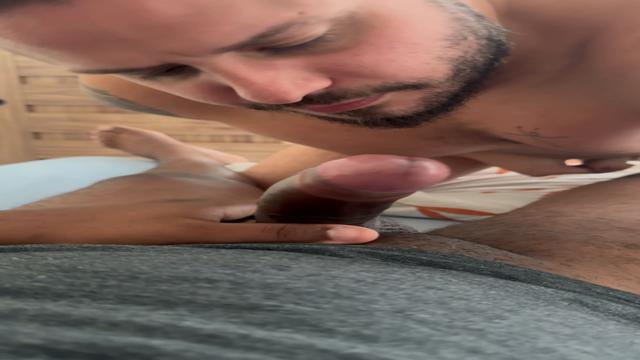 Mamei o negão que faz manutenção aqui no predio