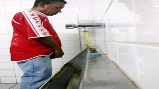 Pissing #120