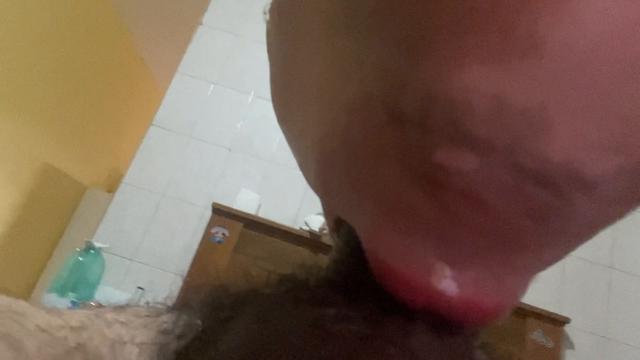 A boquinha rosinha do mlk mamando minha tora grossa