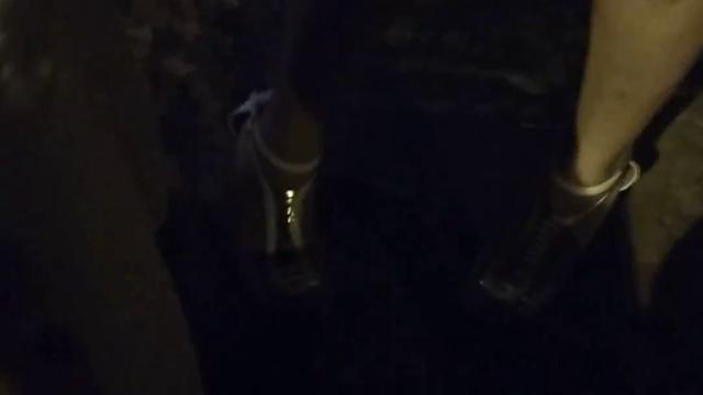 CHUPANDO ROLA NA RUA