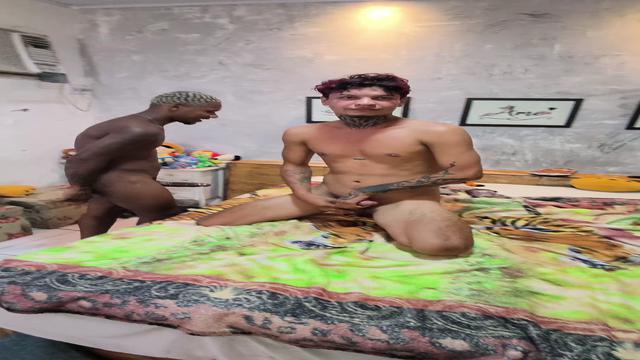 A volta do brigaderão comendo o cuzão do Trindade..