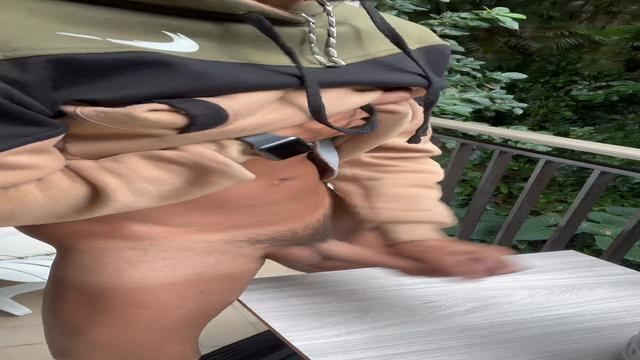 Gozando na varanda do hotel???