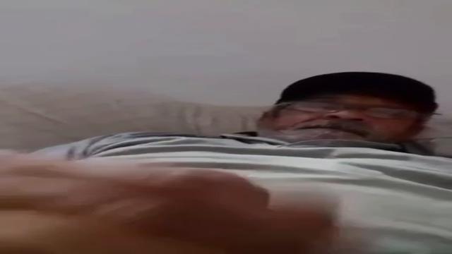 Pedreiro 63 anos .. olha a disposição desse velho ro...