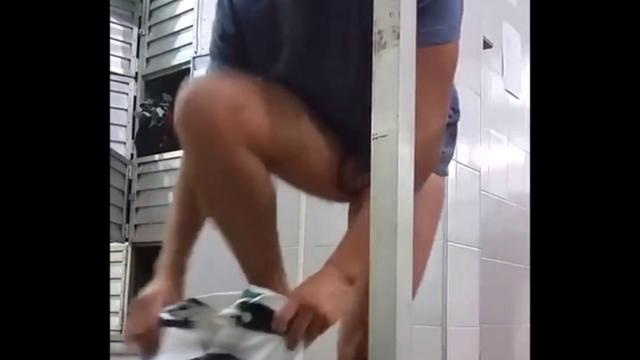56 - No vestiario do Sítio manjando Part 2/3