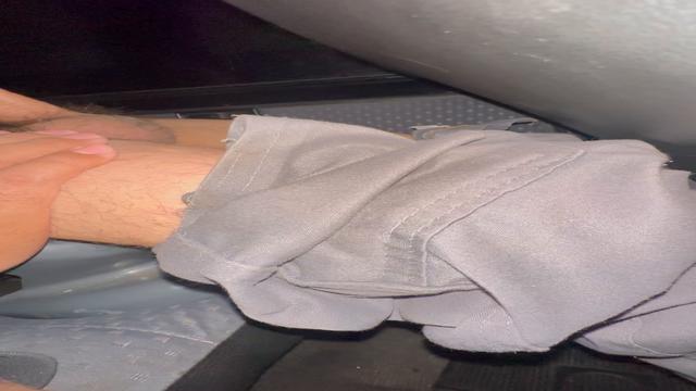 Mamando gostoso a pica do macho casado no carro