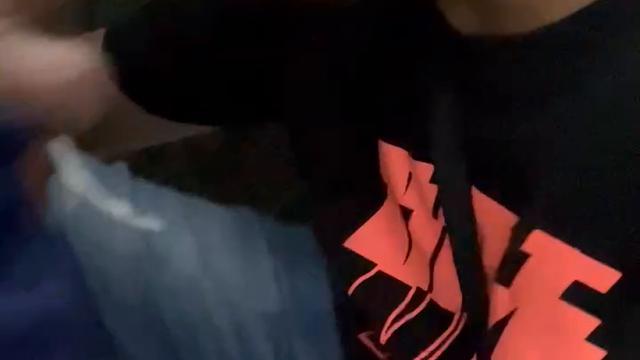 Putao hétero me colocando pra mamar na cabine 