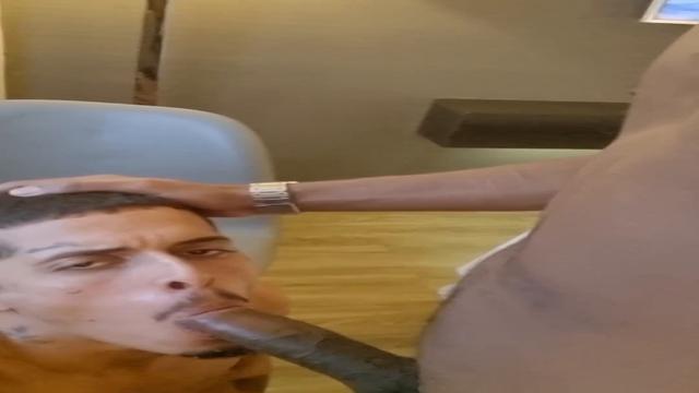 Maneira o recepcionista do hotel