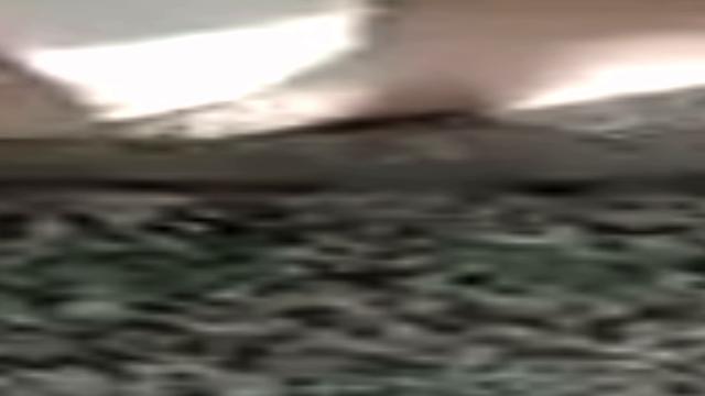 E esses dois batendo uma no reservado que tesão