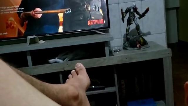 O mlk chupou meu cuzinho até eu gozar