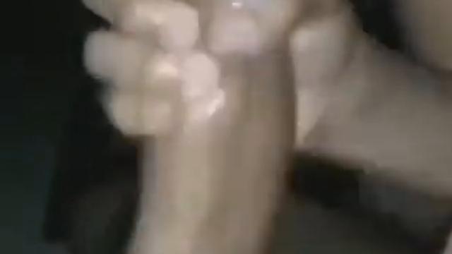 Mamando meu pirocão cheio de leite