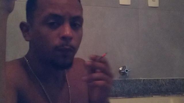 fumando um Beck no motel 