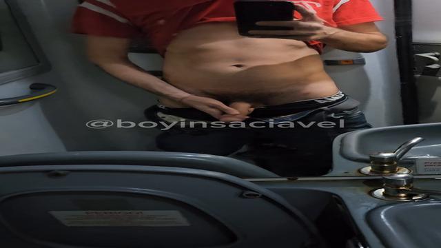 321 - mijando no ônibus de viagem