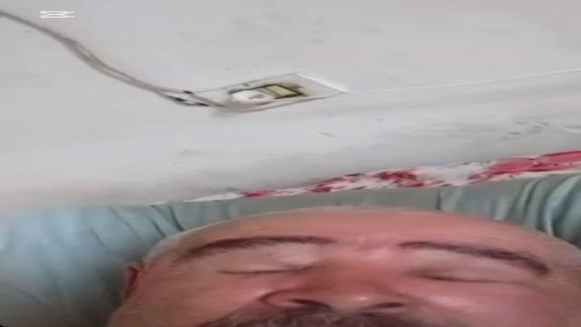 Vovó gordinho inédito mostrando a rola molinha pelud...