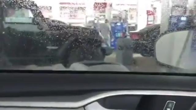 Ofereceu grana ao novin hétero pra mostrar o pau