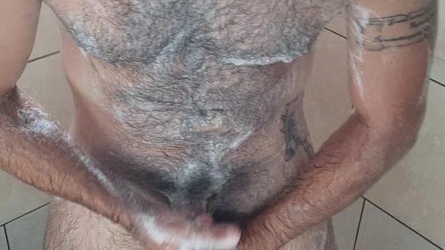 Um banho pra aliviar o calor 