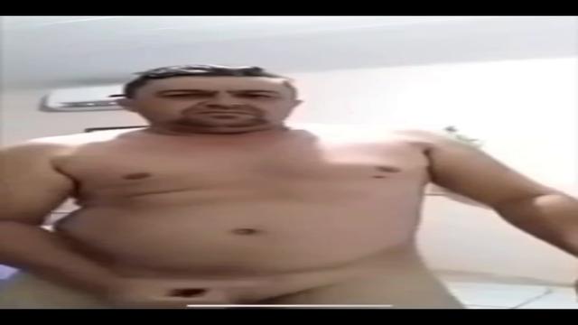 Coroa cantor na bahia 52 anos gostosinho dando leite 