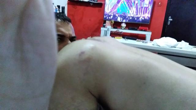 Chupando um rabão de macho