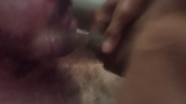 Chupando gostoso o índio 