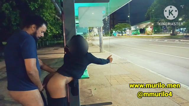 COMPLETO ... Comi o novinho no ponto de ônibus 