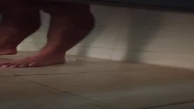 Caminhoneiro no banho