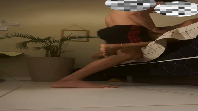 No quarto com meu primo ?